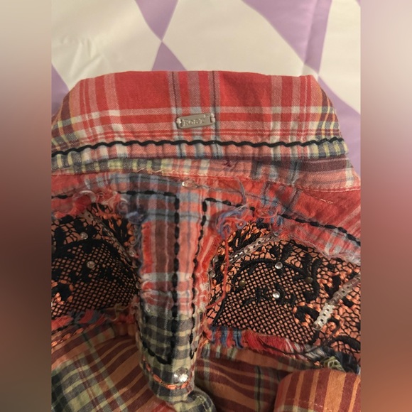 ROAR “Destined To” Western Plaid 3/4 sleeve- Lace & Crystals - Size M - Picture 4 of 11